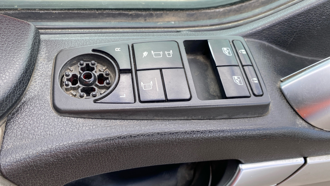 Dropside/ Flatbed truck, Crane truck Man TGM 18.250: picture 17 Dropside/ Flatbed truck, Crane truck Man TGM 18.250: picture 17