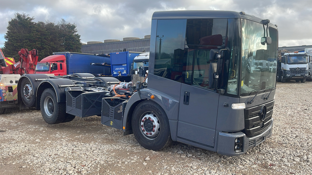 Mercedes-Benz Econic - Cab chassis truck: picture 1 Mercedes-Benz Econic - Cab chassis truck: picture 1