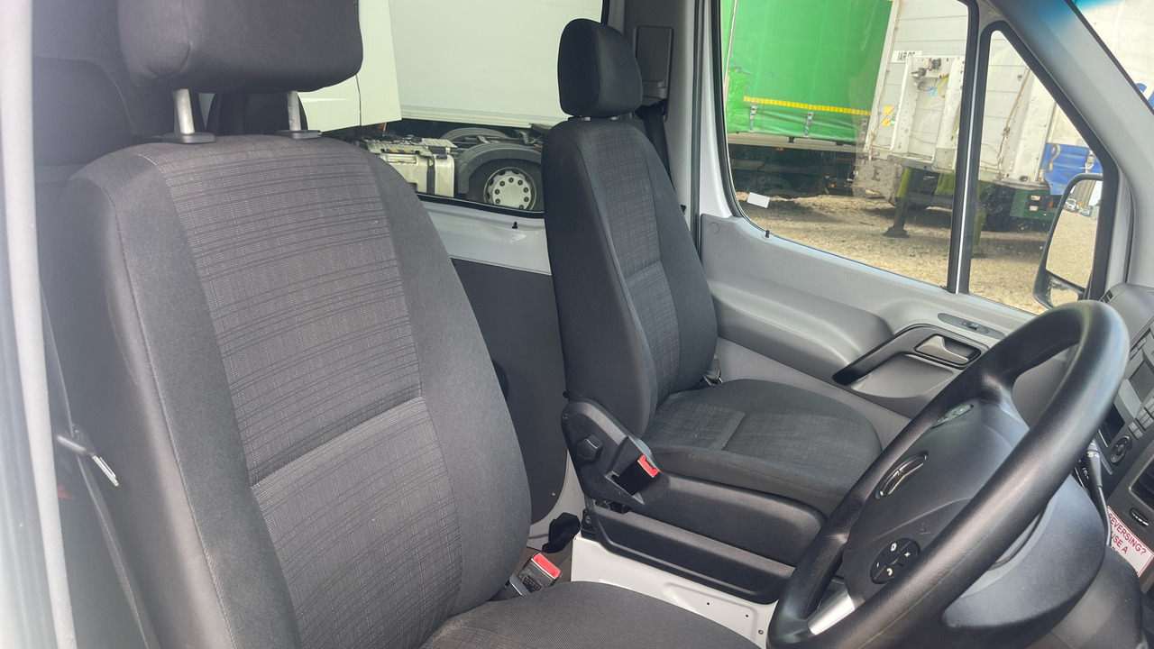Combi van Mercedes-Benz Sprinter  513 CDI: picture 8