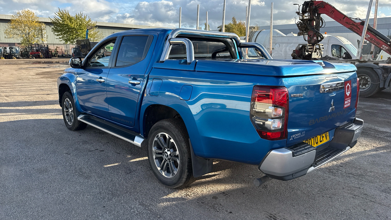 Mitsubishi L200 DI-D 2.3 Barbarian X 150PS - Pickup truck, Combi van: picture 3 Mitsubishi L200 DI-D 2.3 Barbarian X 150PS - Pickup truck, Combi van: picture 3