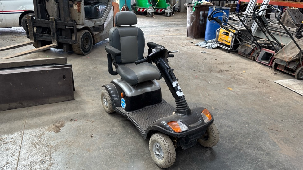 EDEN FORUN ROADMASTER MOBILITY SCOOTER - Other machinery: picture 1 EDEN FORUN ROADMASTER MOBILITY SCOOTER - Other machinery: picture 1