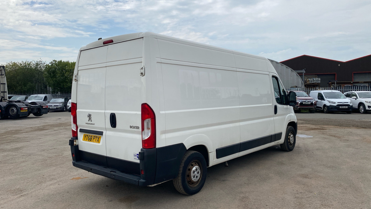 PEUGEOT BOXER 335 2.0 BLUEHDI 130PS - Refrigerated van: picture 4 PEUGEOT BOXER 335 2.0 BLUEHDI 130PS - Refrigerated van: picture 4