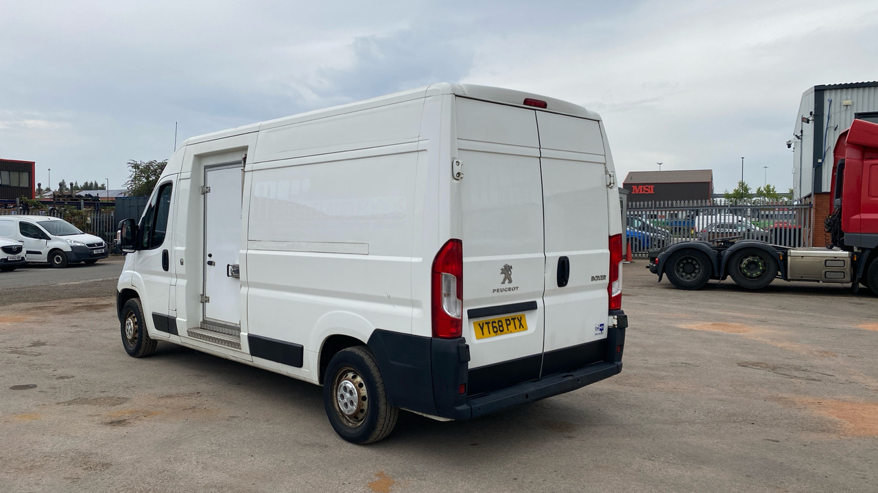 PEUGEOT BOXER 335 2.0 BLUEHDI 130PS - Refrigerated van: picture 3 PEUGEOT BOXER 335 2.0 BLUEHDI 130PS - Refrigerated van: picture 3