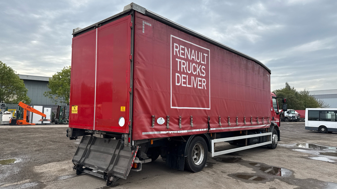RENAULT D 18 - Curtainsider truck: picture 4 RENAULT D 18 - Curtainsider truck: picture 4