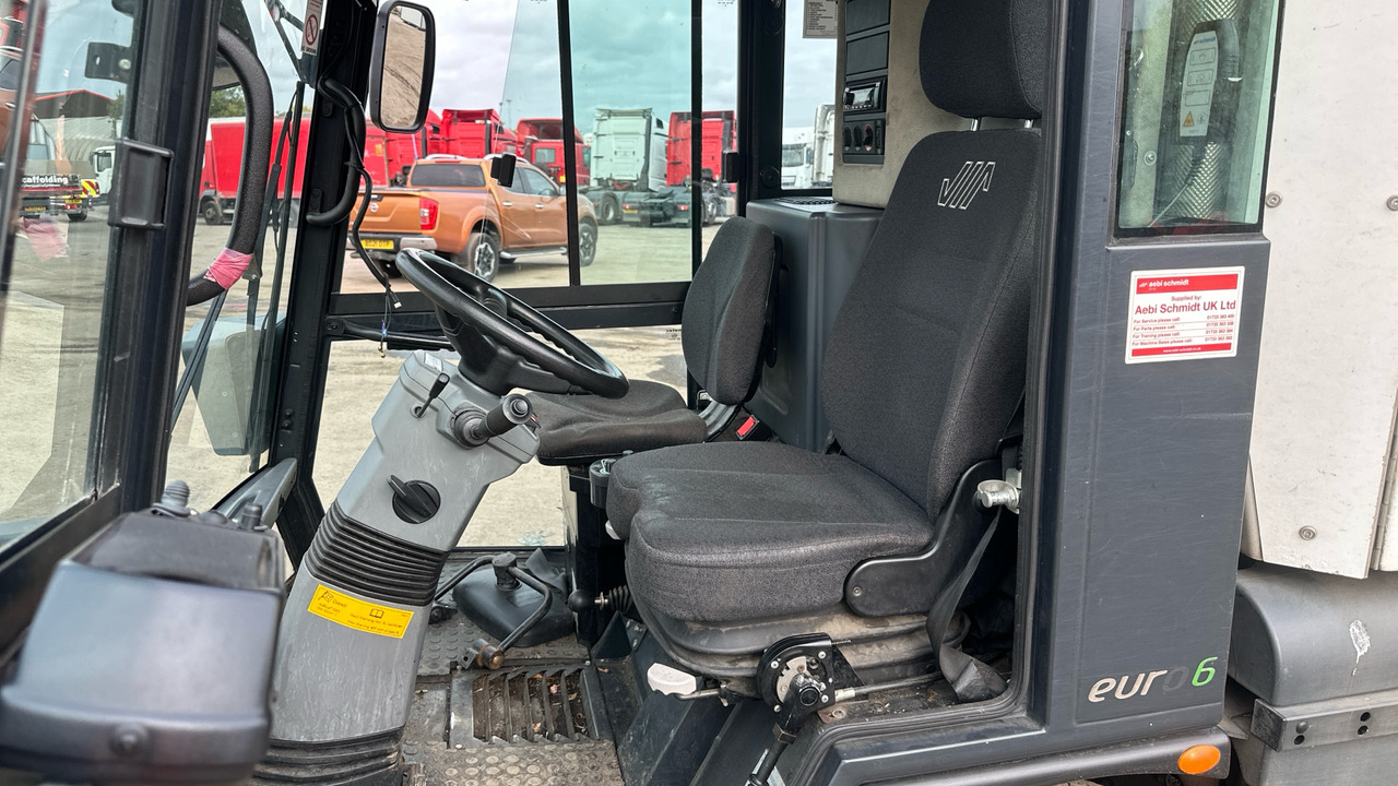 SCHMIDT SWINGO 200 - Road sweeper: picture 5 SCHMIDT SWINGO 200 - Road sweeper: picture 5