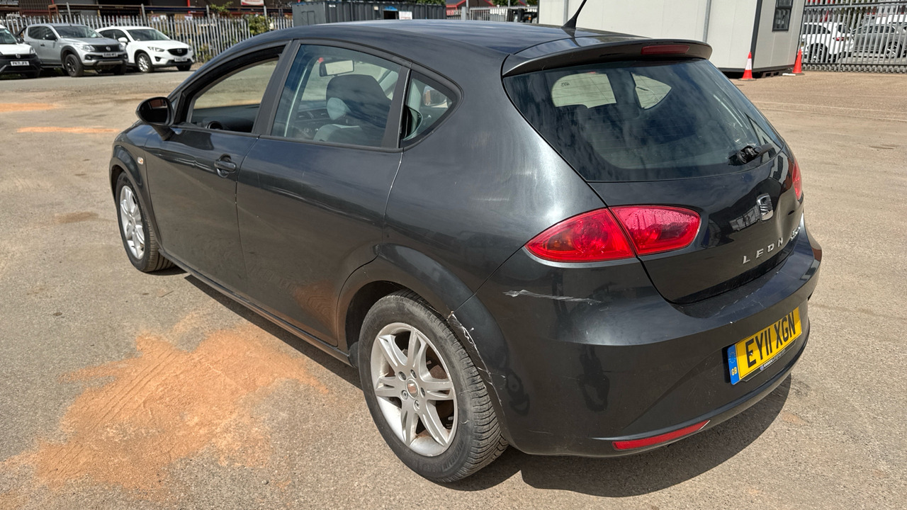 SEAT LEON 1.6 TDI CR - Hatchback: picture 3 SEAT LEON 1.6 TDI CR - Hatchback: picture 3