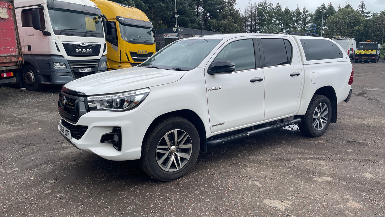 Toyota Hilux Invincible X 2.4 D-4D 150PS - Pickup truck, Combi van: picture 2 Toyota Hilux Invincible X 2.4 D-4D 150PS - Pickup truck, Combi van: picture 2
