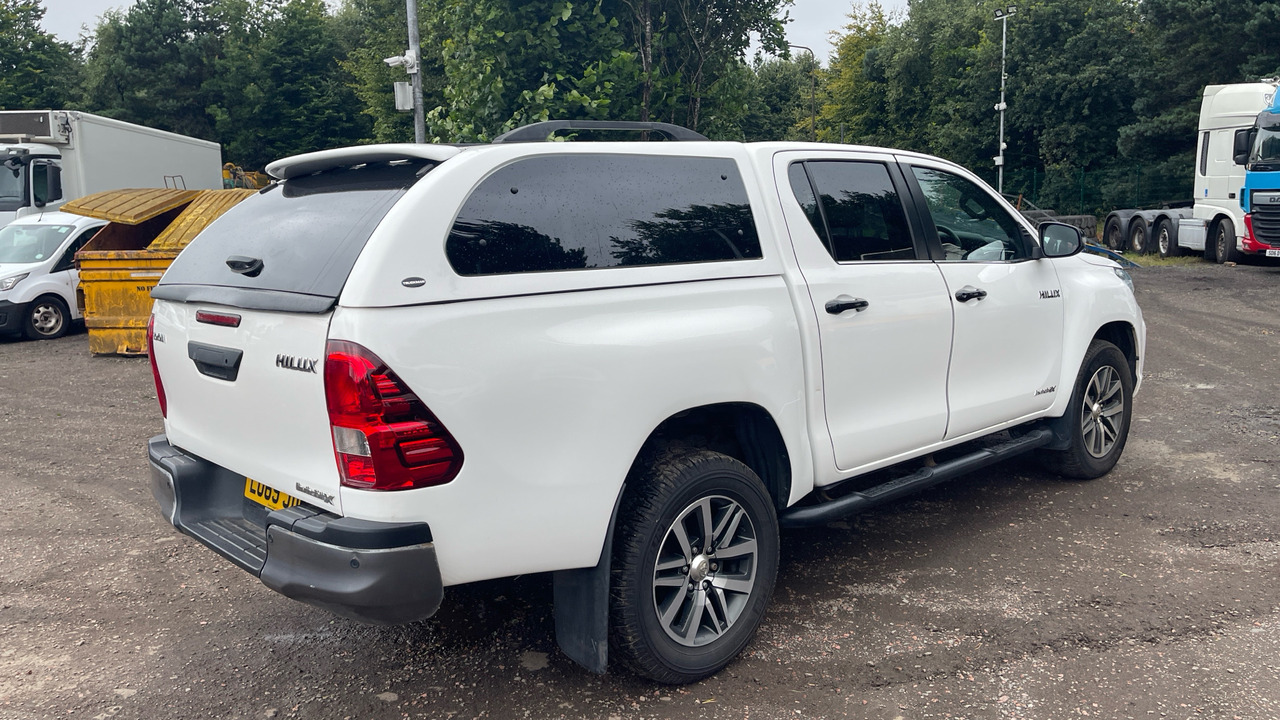 Toyota Hilux Invincible X 2.4 D-4D 150PS - Pickup truck, Combi van: picture 4 Toyota Hilux Invincible X 2.4 D-4D 150PS - Pickup truck, Combi van: picture 4