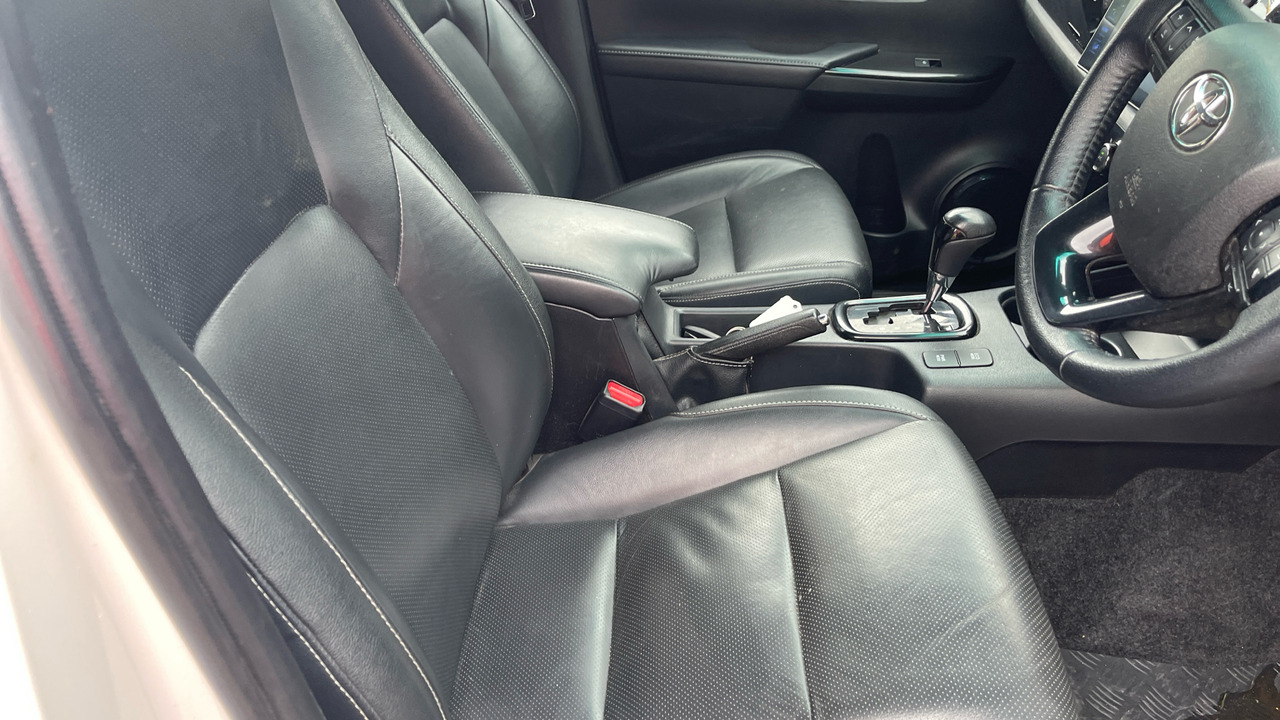 Toyota Hilux Invincible X 2.4 D-4D 150PS - Pickup truck, Combi van: picture 5 Toyota Hilux Invincible X 2.4 D-4D 150PS - Pickup truck, Combi van: picture 5