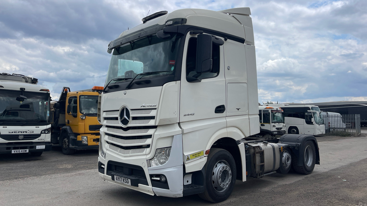 MERCEDES-BENZ ACTORS 2442 - Tractor unit: picture 2 MERCEDES-BENZ ACTORS 2442 - Tractor unit: picture 2