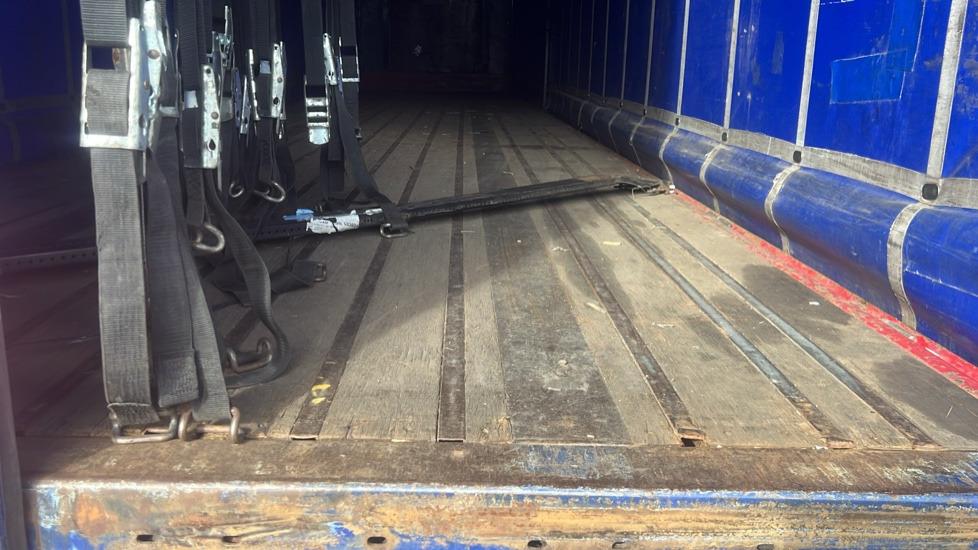 SDC CURTAINSIDE - Trailer: picture 2 SDC CURTAINSIDE - Trailer: picture 2