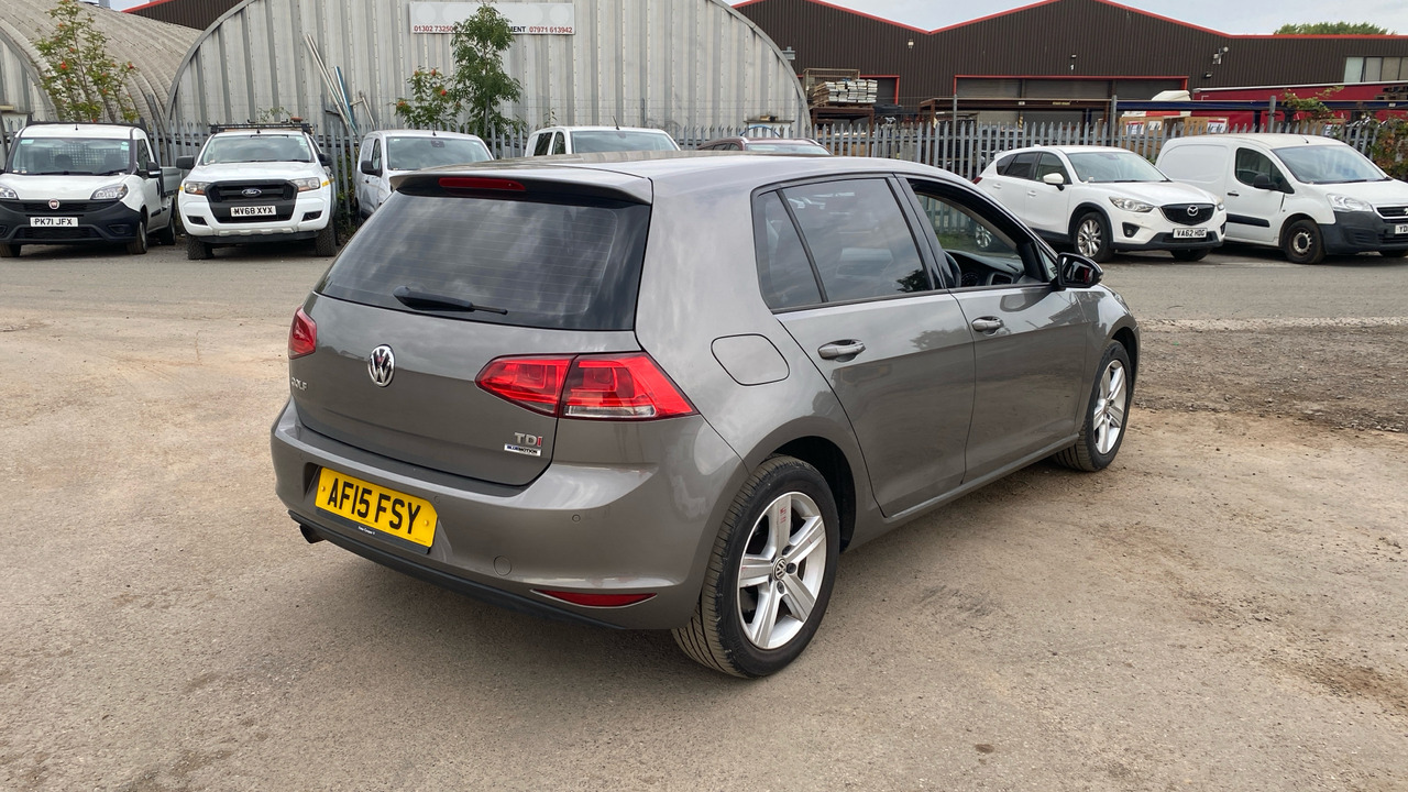 VOLKSWAGEN GOLF 1.6 TDI 105 Match 5dr DSG - Hatchback: picture 4 VOLKSWAGEN GOLF 1.6 TDI 105 Match 5dr DSG - Hatchback: picture 4