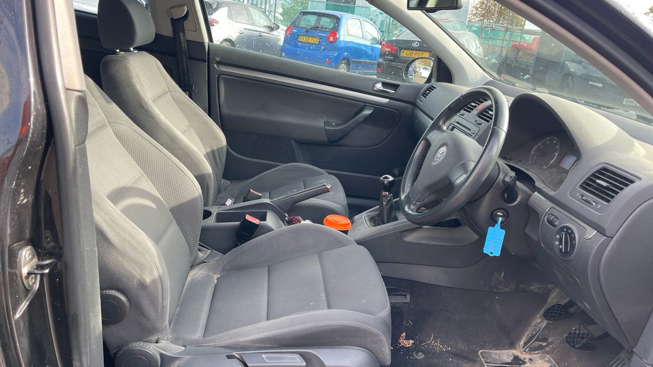 VOLKSWAGEN GOLF 2.0 GT FSI - Hatchback: picture 5 VOLKSWAGEN GOLF 2.0 GT FSI - Hatchback: picture 5