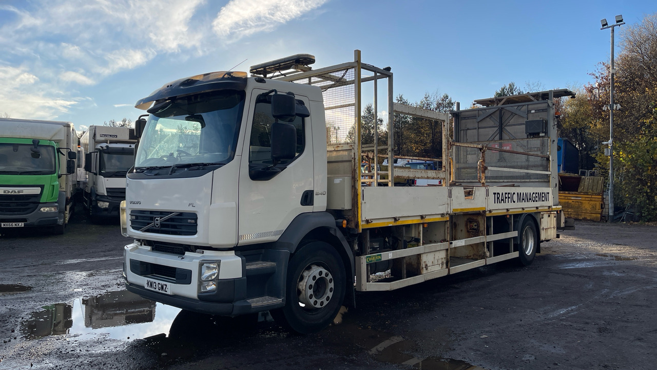 VOLVO FL 240 - Dropside/ Flatbed truck: picture 2 VOLVO FL 240 - Dropside/ Flatbed truck: picture 2