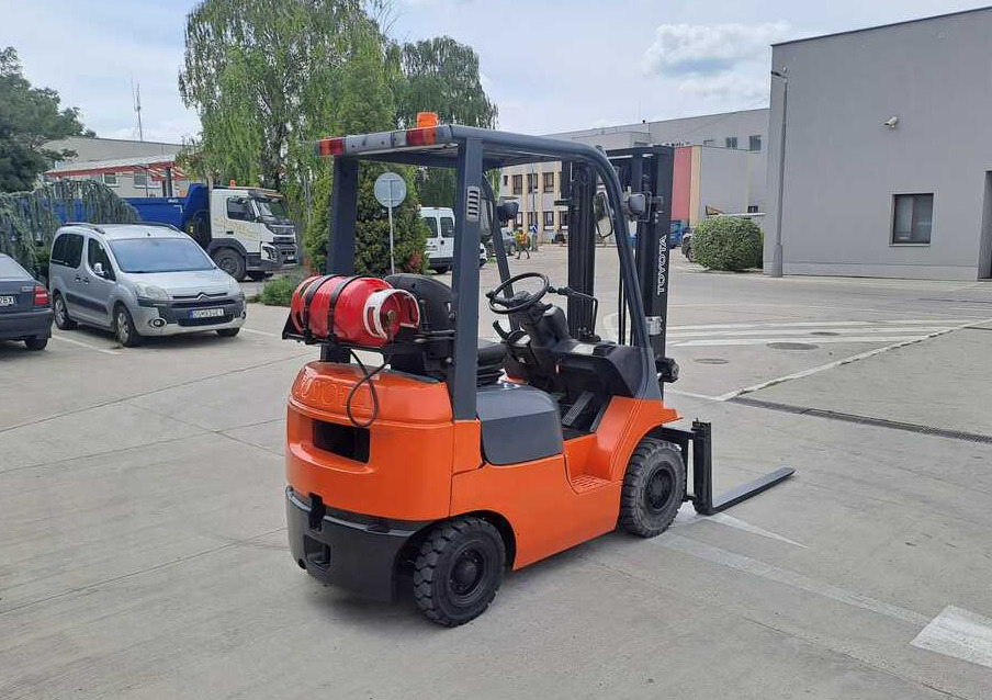 Toyota 7FGF15 - LPG forklift: picture 3 Toyota 7FGF15 - LPG forklift: picture 3