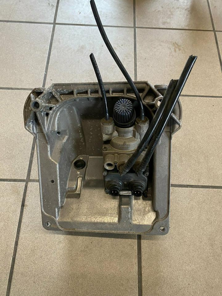 Actros MP2 Fußbremsventil A 934 294 00 01 WABCO 4800010110 - Brake valve for Truck: picture 1 Actros MP2 Fußbremsventil A 934 294 00 01 WABCO 4800010110 - Brake valve for Truck: picture 1