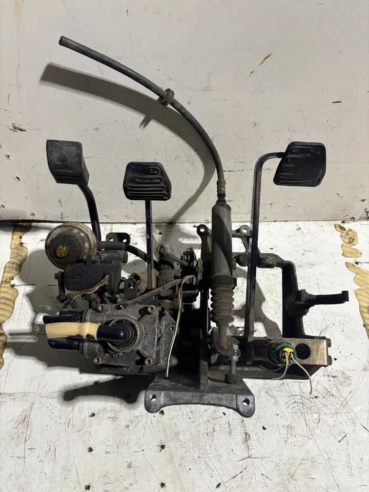 Haldex Betriebsbremsventil 320063123 - Brake valve for Truck: picture 2 Haldex Betriebsbremsventil 320063123 - Brake valve for Truck: picture 2