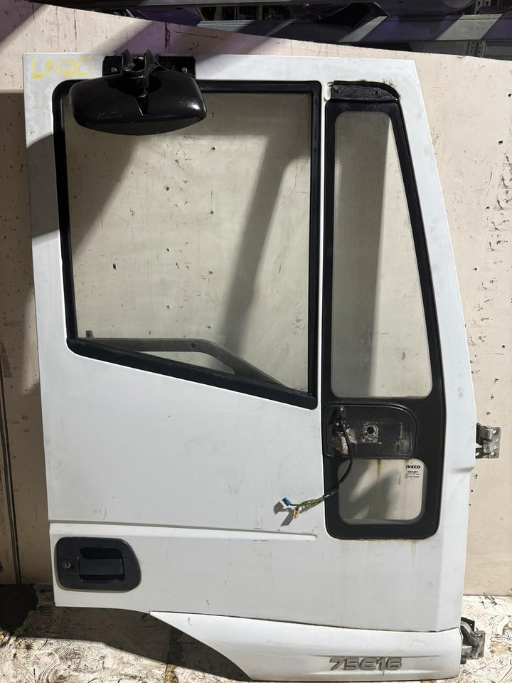 IVECO EURO CARGO Beifahrertür,weiß,Innenverkleidung LN 20 - Door and parts for Truck: picture 2 IVECO EURO CARGO Beifahrertür,weiß,Innenverkleidung LN 20 - Door and parts for Truck: picture 2