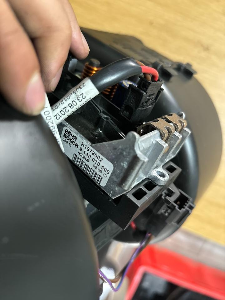 MAN BEHR BOSCH Innen Heizlüfter 9140010500 / H1968002 - Heating/ Ventilation for Truck: picture 4 MAN BEHR BOSCH Innen Heizlüfter 9140010500 / H1968002 - Heating/ Ventilation for Truck: picture 4