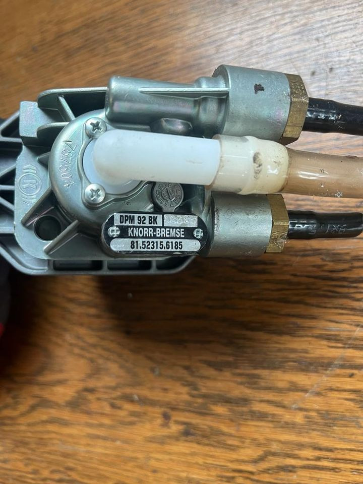 MAN Bremsventil Feststellbremse Handbremsventil 81.52315.6185 - Brake valve for Truck: picture 2 MAN Bremsventil Feststellbremse Handbremsventil 81.52315.6185 - Brake valve for Truck: picture 2