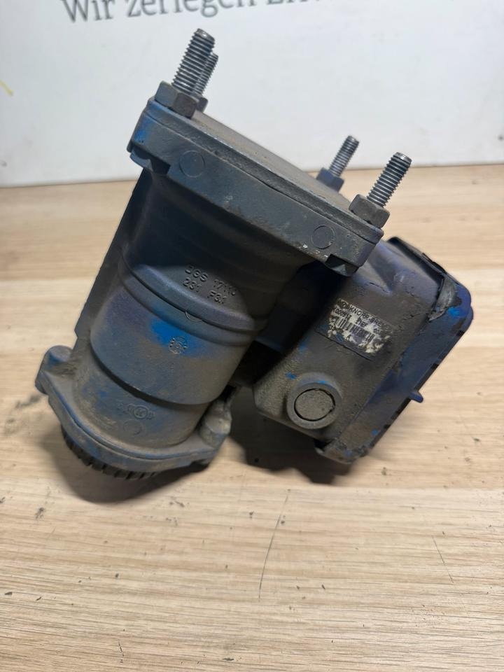 MAN KNORR-BREMSE EBS Ventil K000917 81.52301.6209 - Valve for Truck: picture 4 MAN KNORR-BREMSE EBS Ventil K000917 81.52301.6209 - Valve for Truck: picture 4