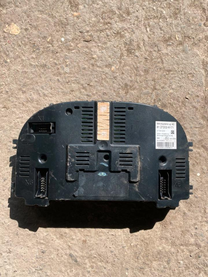 MAN Kombiinstrument Tacho 81272026171 - Dashboard for Truck: picture 2 MAN Kombiinstrument Tacho 81272026171 - Dashboard for Truck: picture 2