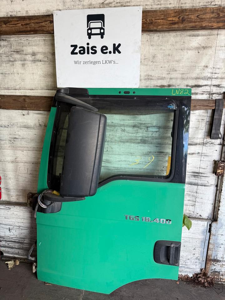 MAN TGS EU6 Fahrertür Grün Spiegel Innenverkleidung LN 82 - Door and parts for Truck: picture 1 MAN TGS EU6 Fahrertür Grün Spiegel Innenverkleidung LN 82 - Door and parts for Truck: picture 1