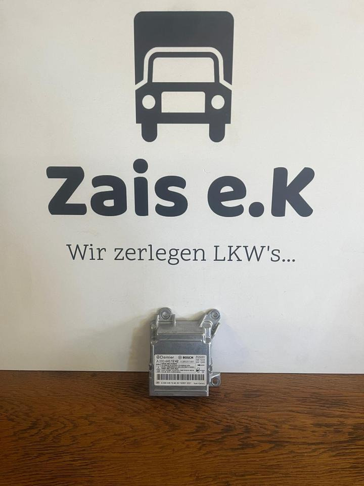Mercedes Actros MP4 Elektronik ZGS Steuergerät A0004461242 - ECU for Truck: picture 1 Mercedes Actros MP4 Elektronik ZGS Steuergerät A0004461242 - ECU for Truck: picture 1