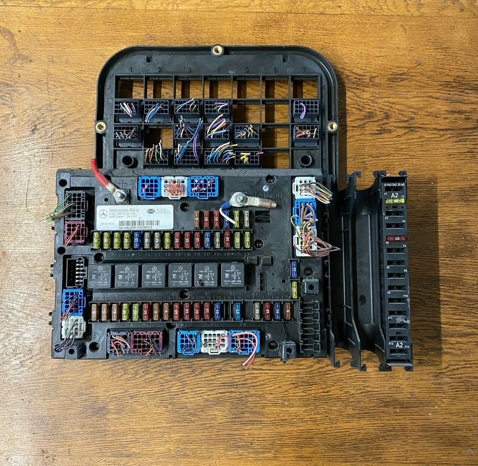 Mercedes Actros MP4 Sicherungskasten A 001 446 16 58 - Fuse for Truck: picture 1 Mercedes Actros MP4 Sicherungskasten A 001 446 16 58 - Fuse for Truck: picture 1