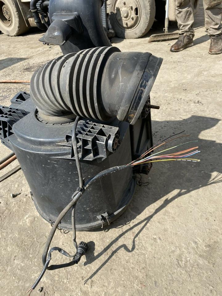 Mercedes Atego Luftfilterkasten Luftfilter Gehäuse A 973 528 06 0 - Air filter for Truck: picture 1 Mercedes Atego Luftfilterkasten Luftfilter Gehäuse A 973 528 06 0 - Air filter for Truck: picture 1