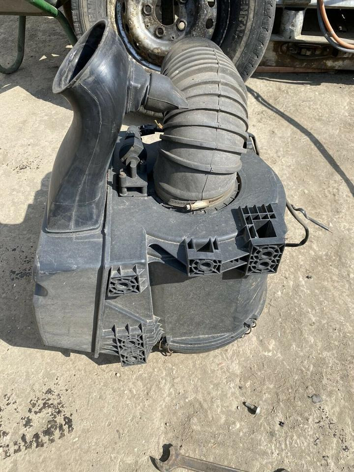 Mercedes Atego Luftfilterkasten Luftfilter Gehäuse A 973 528 06 0 - Air filter for Truck: picture 2 Mercedes Atego Luftfilterkasten Luftfilter Gehäuse A 973 528 06 0 - Air filter for Truck: picture 2