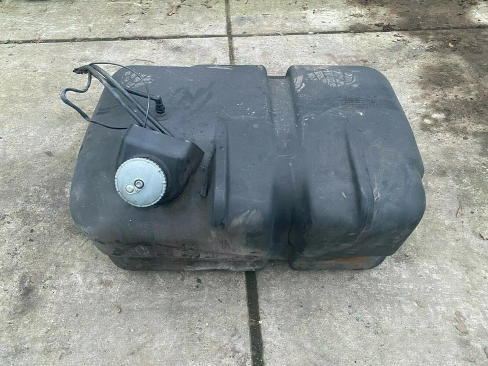 Mercedes Atego Tank Tankbehälter A 970470201, A 970471xx01 - Fuel tank for Truck: picture 3 Mercedes Atego Tank Tankbehälter A 970470201, A 970471xx01 - Fuel tank for Truck: picture 3