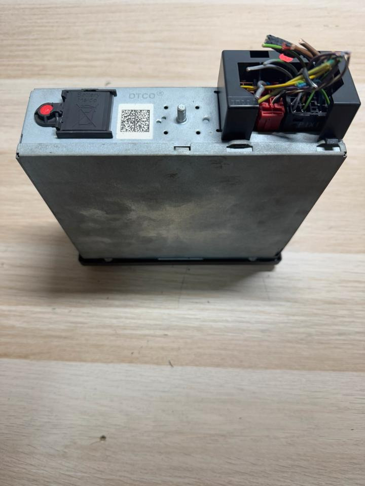 Mercedes Benz Actros MP4 VDO Tachograph A0014469033 - Tachograph: picture 3 Mercedes Benz Actros MP4 VDO Tachograph A0014469033 - Tachograph: picture 3