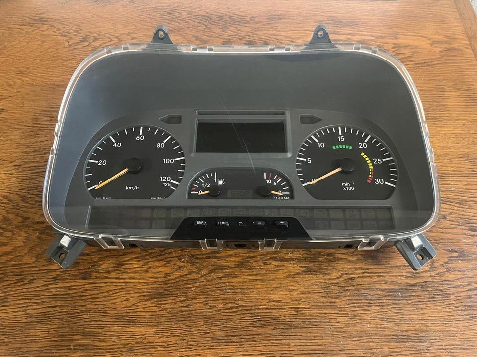 Mercedes-Benz Kombiinstrument / Tacho A0044463421 - Dashboard: picture 2 Mercedes-Benz Kombiinstrument / Tacho A0044463421 - Dashboard: picture 2