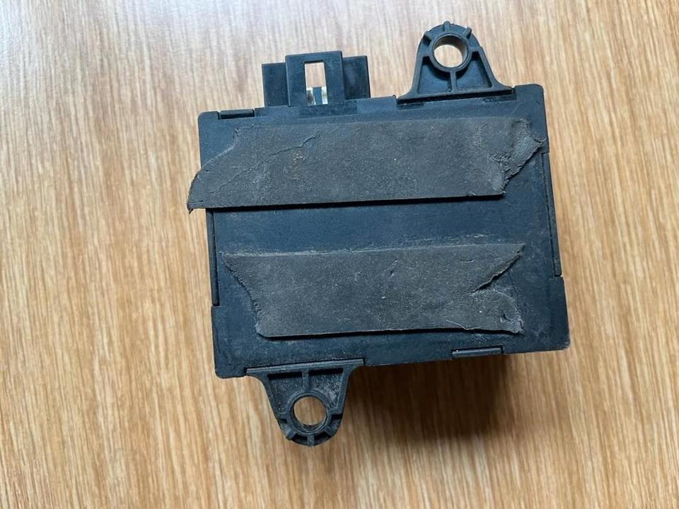 Mercedes Benz Vito W638 Wegfahrsperre Modul 0335456032 - ECU for Truck: picture 4 Mercedes Benz Vito W638 Wegfahrsperre Modul 0335456032 - ECU for Truck: picture 4