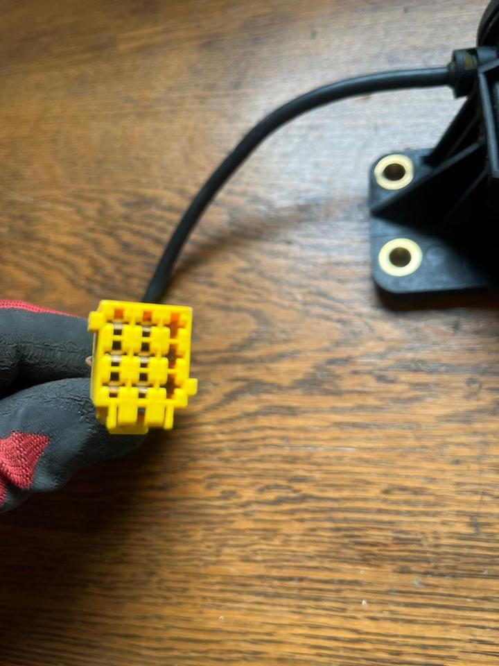 Mercedes Gaspedal A9703000004 - Pedal for Truck: picture 3 Mercedes Gaspedal A9703000004 - Pedal for Truck: picture 3