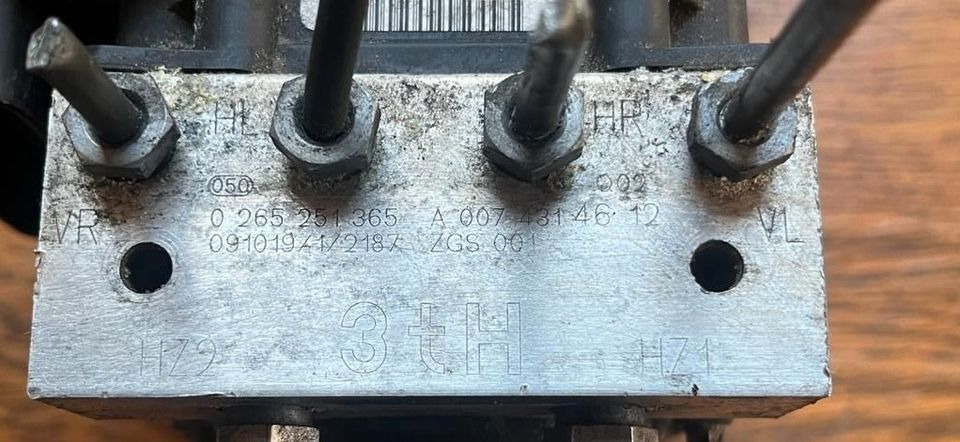 Mercedes Sprinter Hydraulikblock ABS Pumpe A0074314612 - Hydraulics for Truck: picture 2 Mercedes Sprinter Hydraulikblock ABS Pumpe A0074314612 - Hydraulics for Truck: picture 2