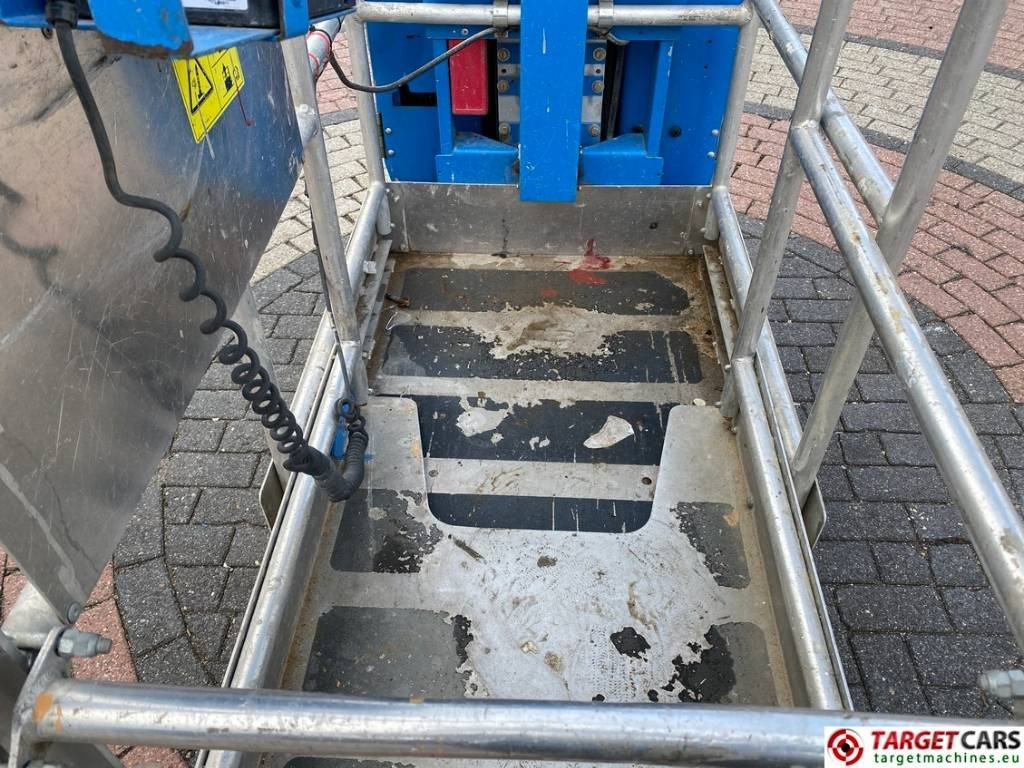 Vertical mast lift Genie GR15 RunAbout Electric Vertical Mast Lift 652cm: picture 9 Vertical mast lift Genie GR15 RunAbout Electric Vertical Mast Lift 652cm: picture 9