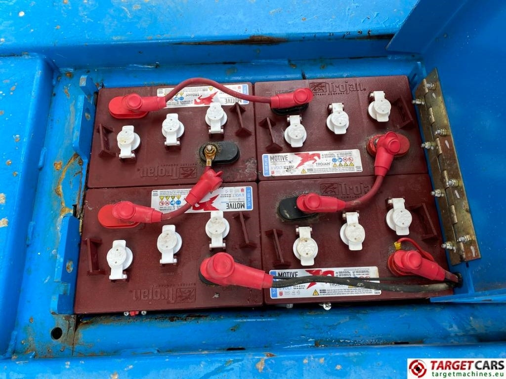 Vertical mast lift Genie GR15 RunAbout Electric Vertical Mast Lift 652cm: picture 24 Vertical mast lift Genie GR15 RunAbout Electric Vertical Mast Lift 652cm: picture 24