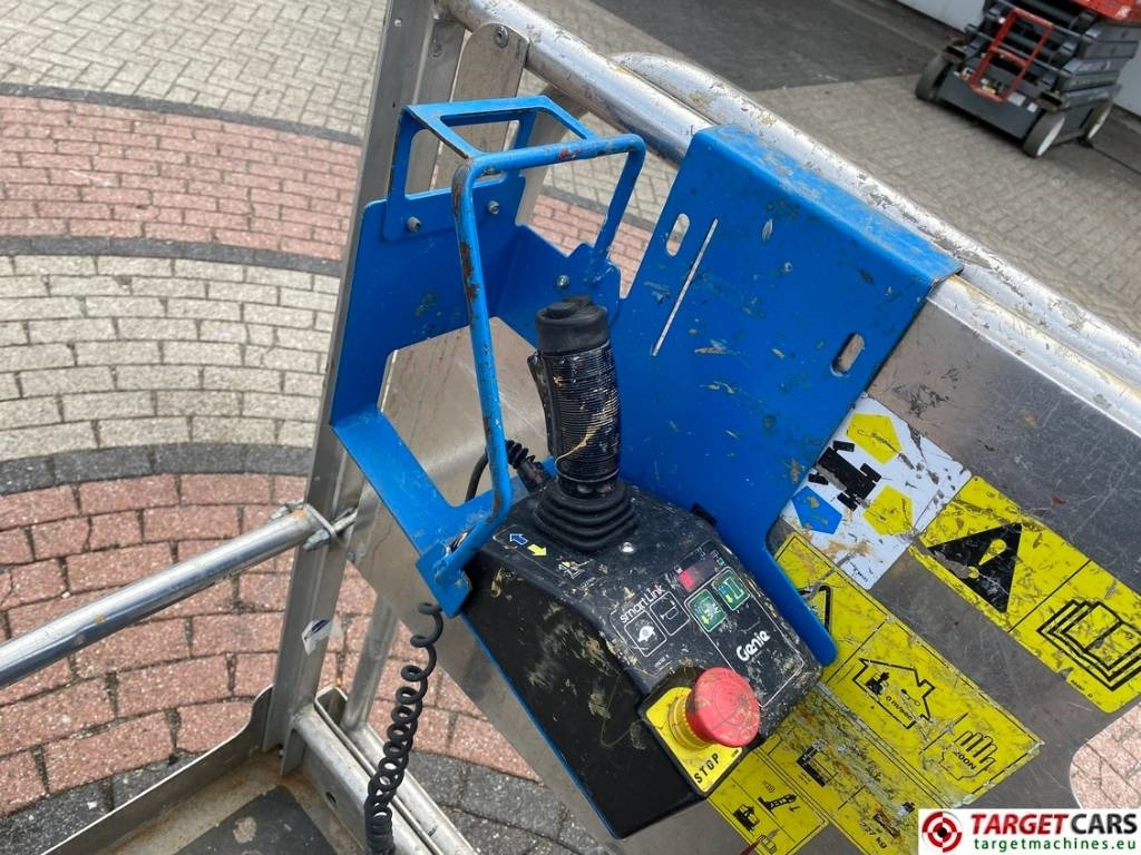 Vertical mast lift Genie GR15 RunAbout Electric Vertical Mast Lift 652cm: picture 8 Vertical mast lift Genie GR15 RunAbout Electric Vertical Mast Lift 652cm: picture 8