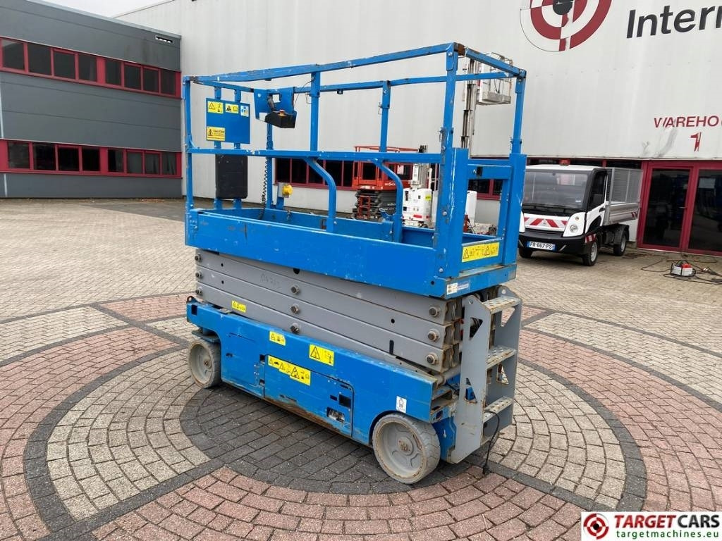 Genie GS-2632 Electric GS2632 Scissor Work Lift 992cm - Scissor lift: picture 4 Genie GS-2632 Electric GS2632 Scissor Work Lift 992cm - Scissor lift: picture 4