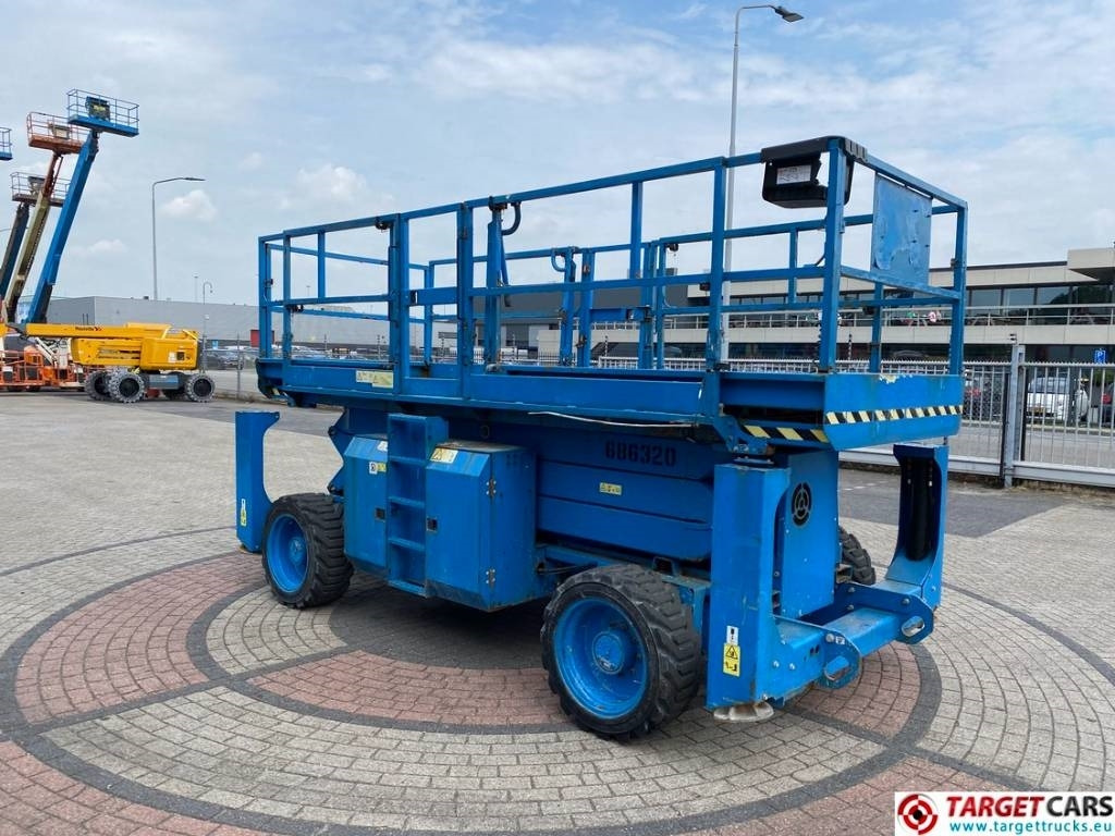 Genie GS-3390RT Diesel 4x4 Scissor Work Lift 1206cm - Scissor lift: picture 2 Genie GS-3390RT Diesel 4x4 Scissor Work Lift 1206cm - Scissor lift: picture 2