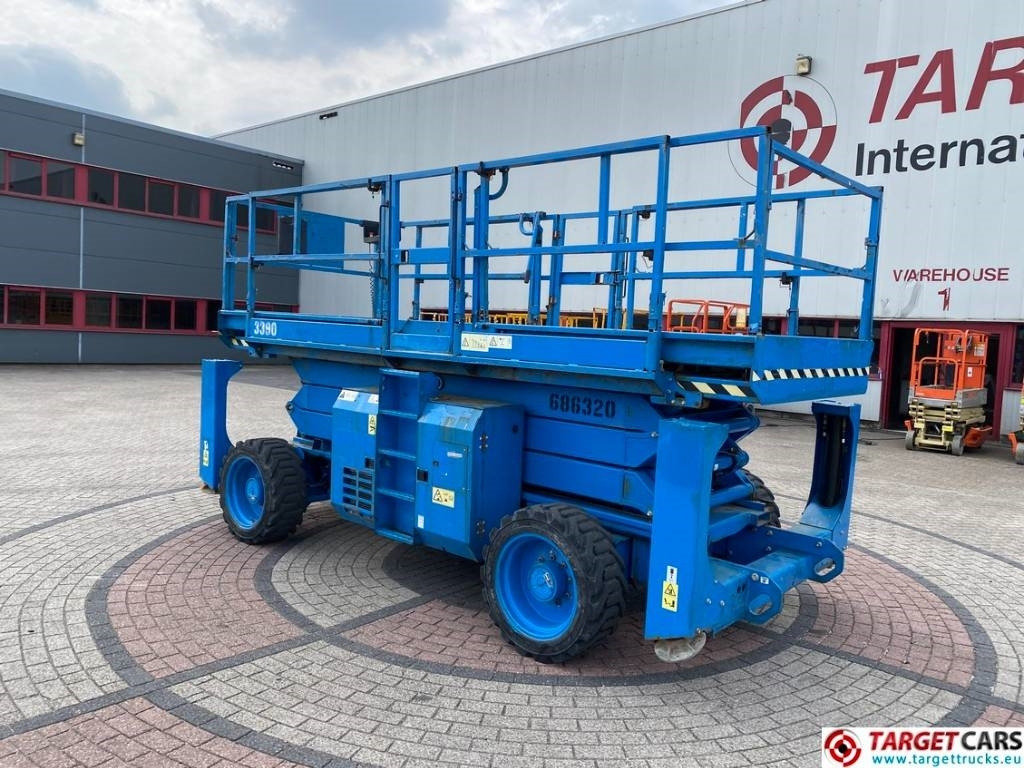 Genie GS-3390RT Diesel 4x4 Scissor Work Lift 1206cm - Scissor lift: picture 4 Genie GS-3390RT Diesel 4x4 Scissor Work Lift 1206cm - Scissor lift: picture 4
