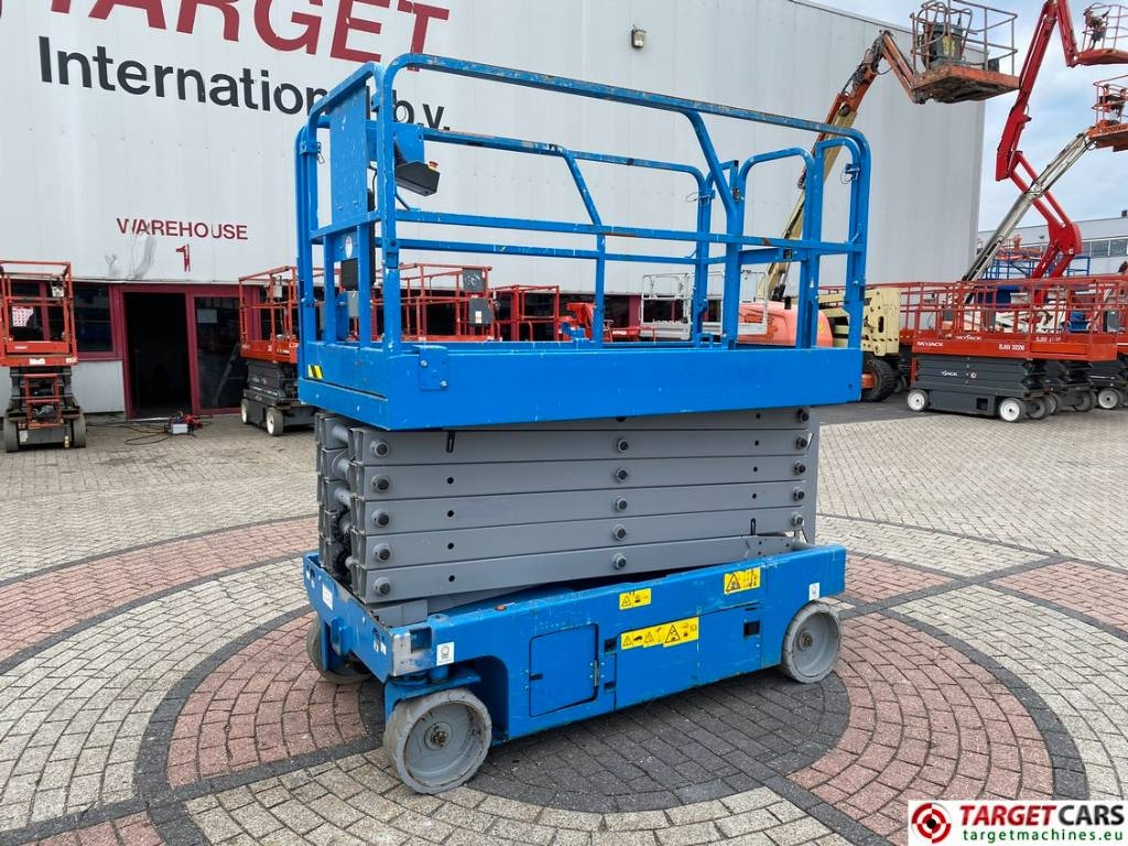 Genie GS-4047 Electric Scissor Work Lift 1389cm - Scissor lift: picture 1 Genie GS-4047 Electric Scissor Work Lift 1389cm - Scissor lift: picture 1