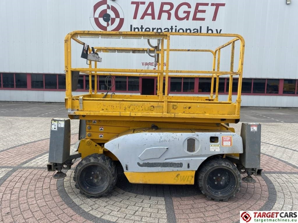 Haulotte Compact 10DX Diesel 4x4 Scissor 1015cm DEFECT - Scissor lift: picture 5 Haulotte Compact 10DX Diesel 4x4 Scissor 1015cm DEFECT - Scissor lift: picture 5