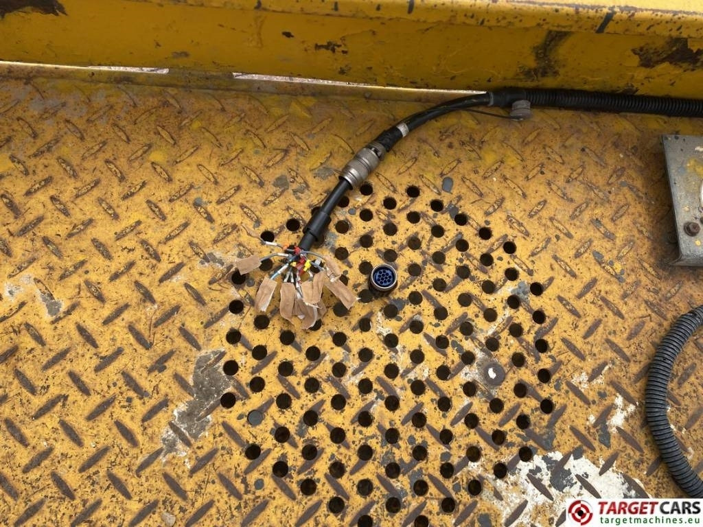 Scissor lift Haulotte Compact 10DX Diesel 4x4 Scissor 1015cm DEFECT: picture 8