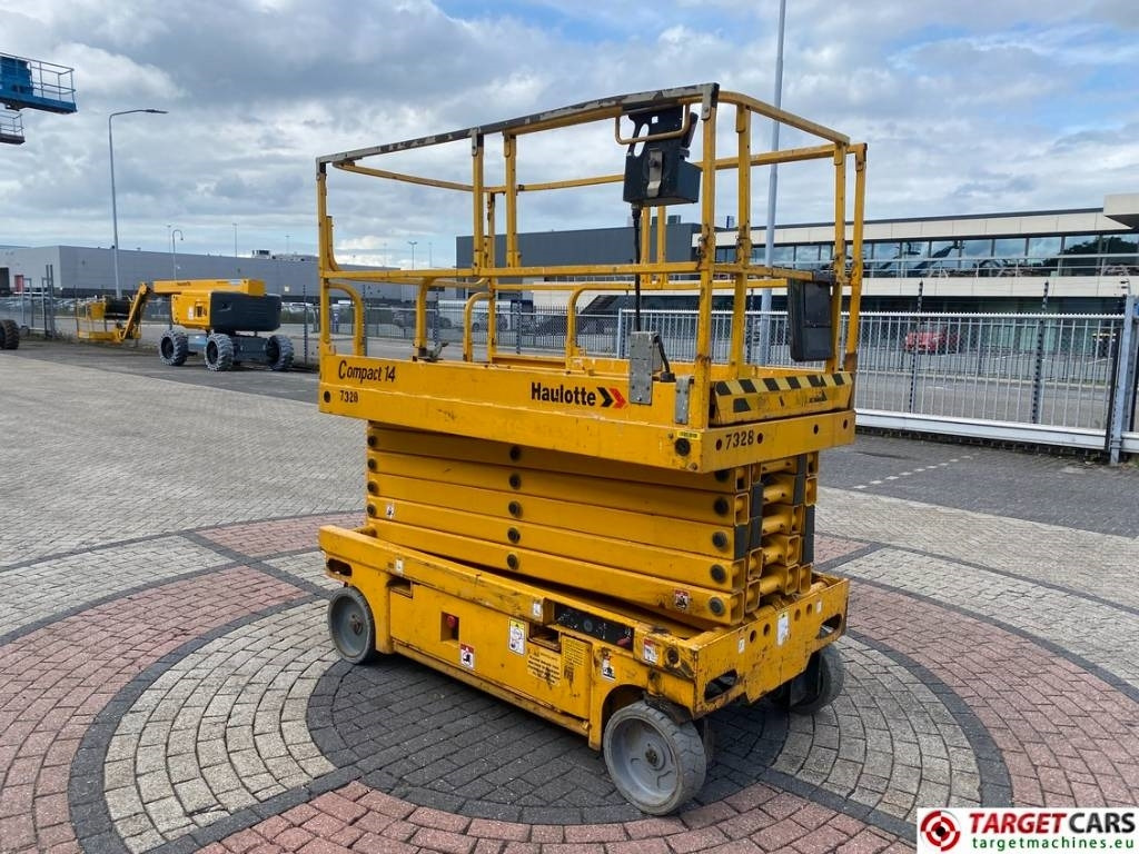 Haulotte Compact 14 Electric Scissor Work Lift 1385cm - Scissor lift: picture 2 Haulotte Compact 14 Electric Scissor Work Lift 1385cm - Scissor lift: picture 2