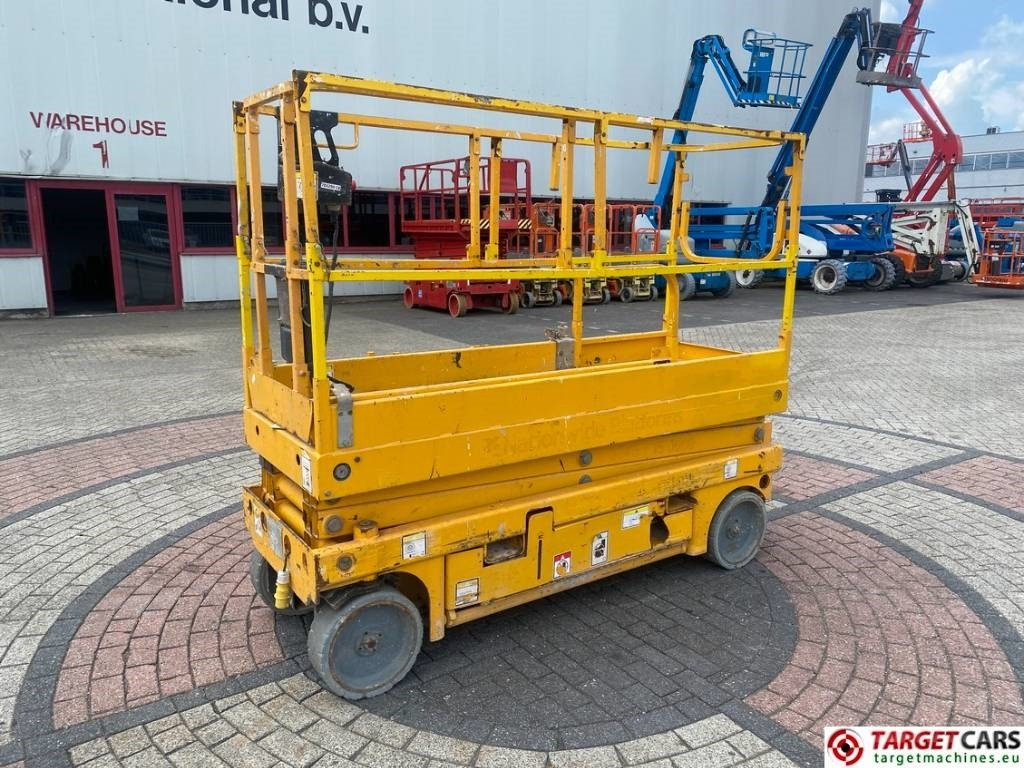 Haulotte Compact 8 Electric Scissor Work Lift 818cm - Scissor lift: picture 1 Haulotte Compact 8 Electric Scissor Work Lift 818cm - Scissor lift: picture 1