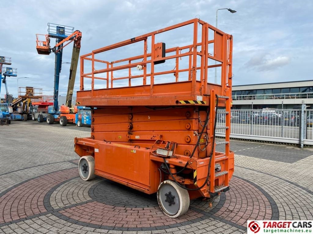 JLG 153-12 Liftlux Electric Scissor Work Lift 1730cm - Scissor lift: picture 2 JLG 153-12 Liftlux Electric Scissor Work Lift 1730cm - Scissor lift: picture 2