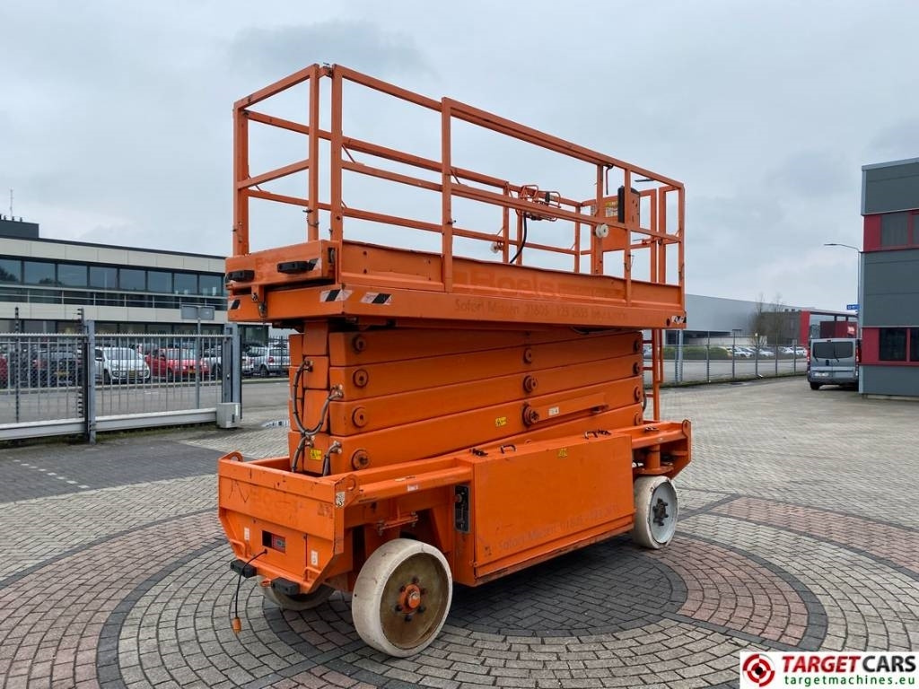 JLG 153-12 Liftlux Electric Scissor Work Lift 1730cm - Scissor lift: picture 3 JLG 153-12 Liftlux Electric Scissor Work Lift 1730cm - Scissor lift: picture 3